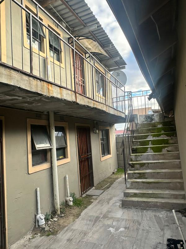 7 Bedroom Property for Sale in Rondevlei Park Western Cape